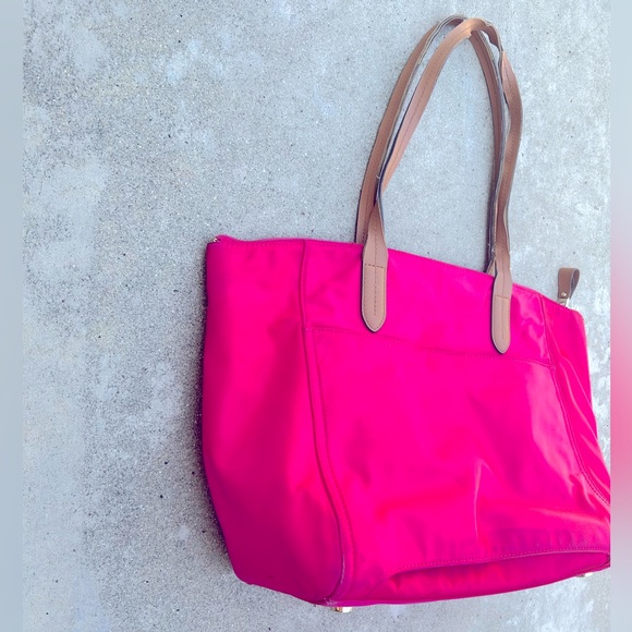 Michael Kors Kelsey Tote in the hottest color of the year! - Picture 5 of 8